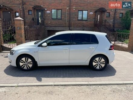 Білий Фольксваген e-Golf, об'ємом двигуна 0 л та пробігом 130 тис. км за 9100 $, фото 1 на Automoto.ua