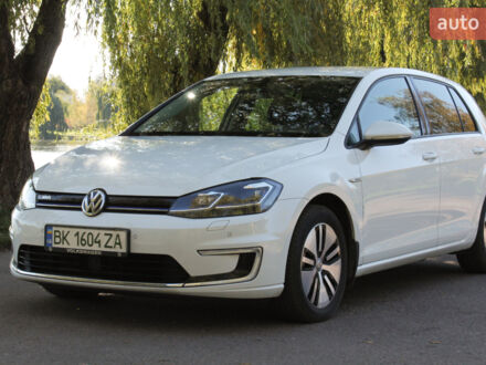 Білий Фольксваген e-Golf, об'ємом двигуна 0 л та пробігом 149 тис. км за 11800 $, фото 1 на Automoto.ua