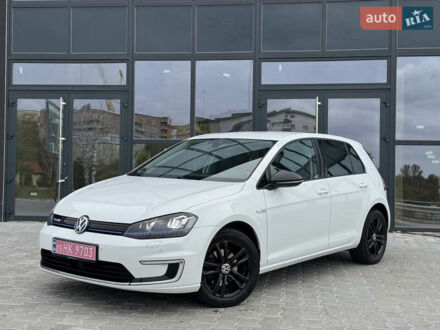 Белый Фольксваген e-Golf, объемом двигателя 0 л и пробегом 115 тыс. км за 9199 $, фото 1 на Automoto.ua