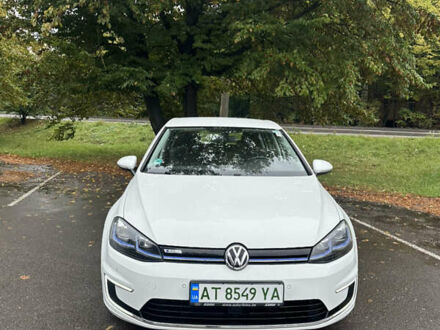 Фольксваген e-Golf 2017 у Івано-Франківську на Automoto.ua Білий Фольксваген e-Golf, об'ємом двигуна 0 л та пробігом 163 тис. км за 10800 $, фото 1 на Automoto.ua