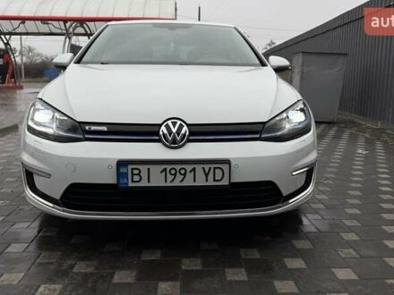Фольксваген e-Golf 2017 в Полтаве на Automoto.ua Белый Фольксваген e-Golf, объемом двигателя 0 л и пробегом 37 тыс. км за 15200 $, фото 1 на Automoto.ua