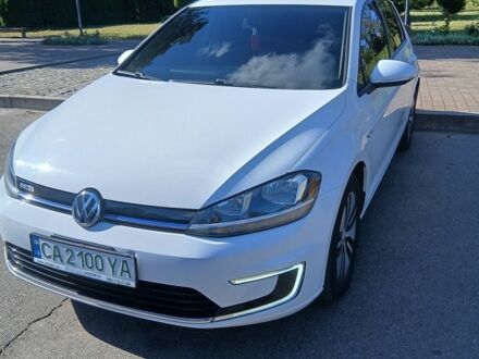 Белый Фольксваген e-Golf, объемом двигателя 0 л и пробегом 160 тыс. км за 12100 $, фото 1 на Automoto.ua