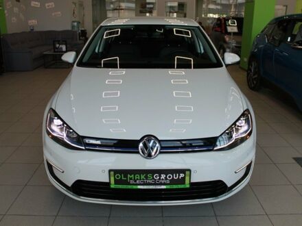 Белый Фольксваген e-Golf, объемом двигателя 0 л и пробегом 6 тыс. км за 36200 $, фото 1 на Automoto.ua