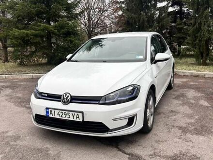 Белый Фольксваген e-Golf, объемом двигателя 0 л и пробегом 90 тыс. км за 12600 $, фото 1 на Automoto.ua