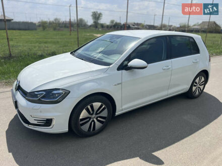 Фольксваген e-Golf 2017 в Броварах на Automoto.ua Белый Фольксваген e-Golf, объемом двигателя 0 л и пробегом 108 тыс. км за 14200 $, фото 1 на Automoto.ua