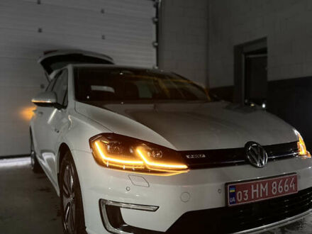 Белый Фольксваген e-Golf, объемом двигателя 0 л и пробегом 164 тыс. км за 12350 $, фото 1 на Automoto.ua