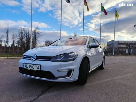 Белый Фольксваген e-Golf, объемом двигателя 0 л и пробегом 91 тыс. км за 17000 $, фото 1 на Automoto.ua