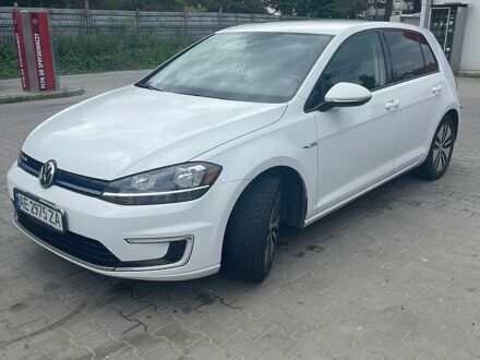 Белый Фольксваген e-Golf, объемом двигателя 0 л и пробегом 116 тыс. км за 12100 $, фото 1 на Automoto.ua
