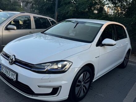 Белый Фольксваген e-Golf, объемом двигателя 0 л и пробегом 57 тыс. км за 12750 $, фото 1 на Automoto.ua
