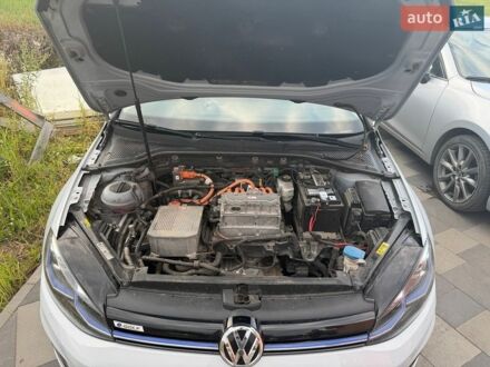Білий Фольксваген e-Golf, об'ємом двигуна 0 л та пробігом 244 тис. км за 12000 $, фото 1 на Automoto.ua