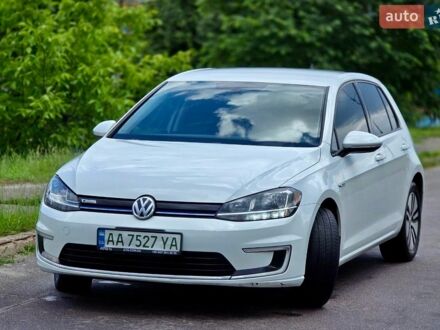 Белый Фольксваген e-Golf, объемом двигателя 0 л и пробегом 152 тыс. км за 11500 $, фото 1 на Automoto.ua