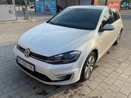 Белый Фольксваген e-Golf, объемом двигателя 0 л и пробегом 141 тыс. км за 12500 $, фото 1 на Automoto.ua