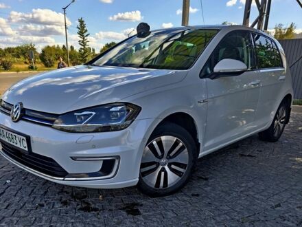 Белый Фольксваген e-Golf, объемом двигателя 0 л и пробегом 155 тыс. км за 12200 $, фото 1 на Automoto.ua