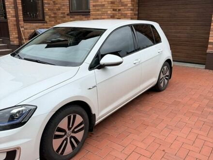 Белый Фольксваген e-Golf, объемом двигателя 0 л и пробегом 129 тыс. км за 12400 $, фото 1 на Automoto.ua