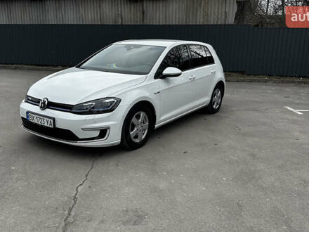 Фольксваген e-Golf 2017 в Каменце-Подольском на Automoto.ua Белый Фольксваген e-Golf, объемом двигателя 0 л и пробегом 126 тыс. км за 12800 $, фото 1 на Automoto.ua