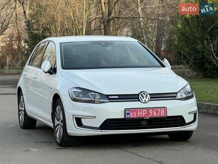 Белый Фольксваген e-Golf, объемом двигателя 0 л и пробегом 129 тыс. км за 11950 $, фото 1 на Automoto.ua