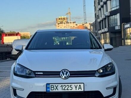 Белый Фольксваген e-Golf, объемом двигателя 0 л и пробегом 127 тыс. км за 12500 $, фото 1 на Automoto.ua