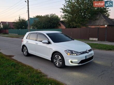 Белый Фольксваген e-Golf, объемом двигателя 0 л и пробегом 125 тыс. км за 11950 $, фото 1 на Automoto.ua