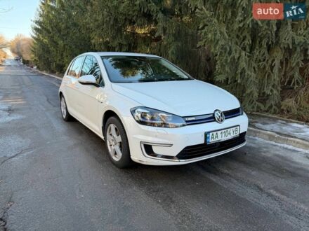 Белый Фольксваген e-Golf, объемом двигателя 0 л и пробегом 94 тыс. км за 15100 $, фото 1 на Automoto.ua