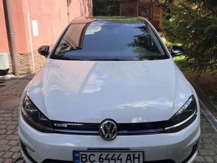 Белый Фольксваген e-Golf, объемом двигателя 0 л и пробегом 74 тыс. км за 11300 $, фото 1 на Automoto.ua