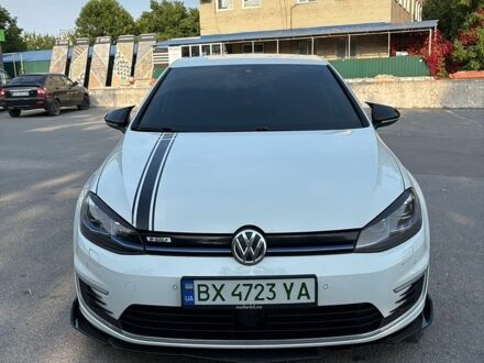 Белый Фольксваген e-Golf, объемом двигателя 0 л и пробегом 132 тыс. км за 12300 $, фото 1 на Automoto.ua