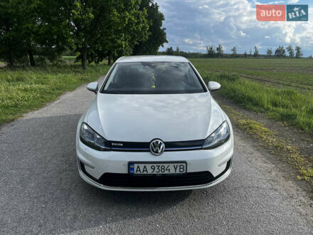 Фольксваген e-Golf 2017 у Києві на Automoto.ua Білий Фольксваген e-Golf, об'ємом двигуна 0 л та пробігом 140 тис. км за 14500 $, фото 1 на Automoto.ua