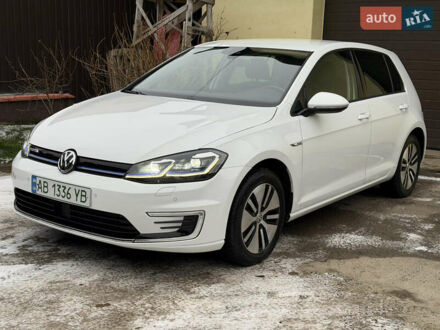 Белый Фольксваген e-Golf, объемом двигателя 0 л и пробегом 110 тыс. км за 13600 $, фото 1 на Automoto.ua