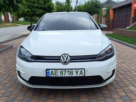 Белый Фольксваген e-Golf, объемом двигателя 0 л и пробегом 180 тыс. км за 11500 $, фото 1 на Automoto.ua