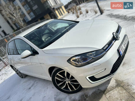 Белый Фольксваген e-Golf, объемом двигателя 0 л и пробегом 174 тыс. км за 11900 $, фото 1 на Automoto.ua