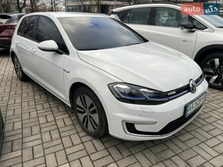 Белый Фольксваген e-Golf, объемом двигателя 0 л и пробегом 100 тыс. км за 14200 $, фото 1 на Automoto.ua