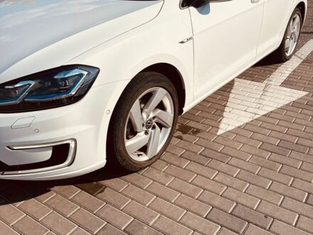 Білий Фольксваген e-Golf, об'ємом двигуна 0 л та пробігом 89 тис. км за 16700 $, фото 1 на Automoto.ua
