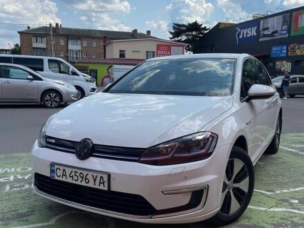 Белый Фольксваген e-Golf, объемом двигателя 0 л и пробегом 150 тыс. км за 13500 $, фото 1 на Automoto.ua