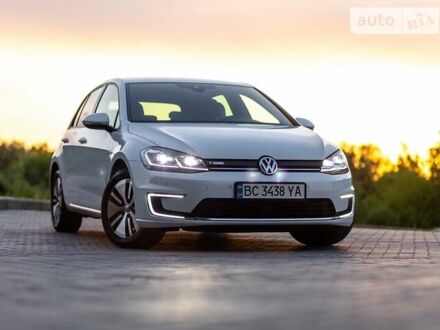 Белый Фольксваген e-Golf, объемом двигателя 0 л и пробегом 78 тыс. км за 21800 $, фото 1 на Automoto.ua