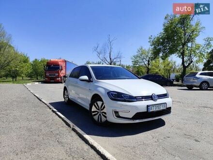 Белый Фольксваген e-Golf, объемом двигателя 0 л и пробегом 92 тыс. км за 14400 $, фото 1 на Automoto.ua