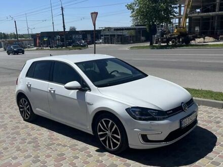 Белый Фольксваген e-Golf, объемом двигателя 0 л и пробегом 116 тыс. км за 15700 $, фото 1 на Automoto.ua