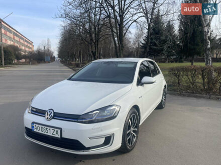 Фольксваген e-Golf 2018 в Мукачеве на Automoto.ua Белый Фольксваген e-Golf, объемом двигателя 0 л и пробегом 95 тыс. км за 13600 $, фото 1 на Automoto.ua