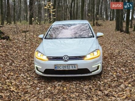 Белый Фольксваген e-Golf, объемом двигателя 0 л и пробегом 81 тыс. км за 14950 $, фото 1 на Automoto.ua