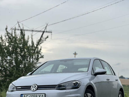 Белый Фольксваген e-Golf, объемом двигателя 0 л и пробегом 99 тыс. км за 12499 $, фото 1 на Automoto.ua