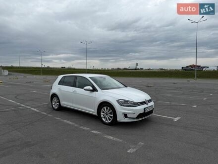 Белый Фольксваген e-Golf, объемом двигателя 0 л и пробегом 130 тыс. км за 13500 $, фото 1 на Automoto.ua