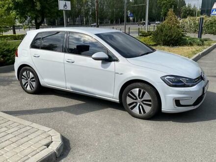 Фольксваген e-Golf 2018 в Днепре (Днепропетровске) на Automoto.ua Белый Фольксваген e-Golf, объемом двигателя 0 л и пробегом 77 тыс. км за 15500 $, фото 1 на Automoto.ua