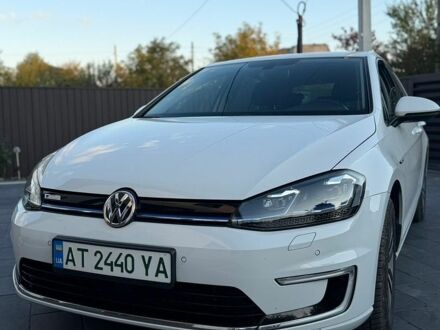 Білий Фольксваген e-Golf, об'ємом двигуна 0 л та пробігом 98 тис. км за 14000 $, фото 1 на Automoto.ua