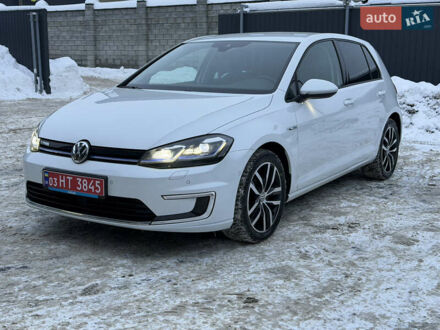 Белый Фольксваген e-Golf, объемом двигателя 0 л и пробегом 127 тыс. км за 14900 $, фото 1 на Automoto.ua