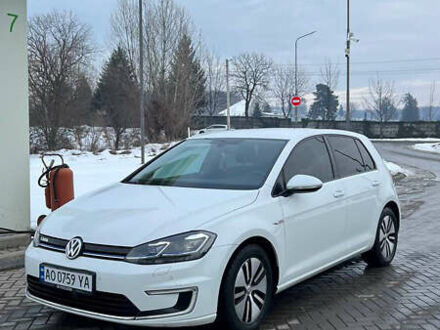 Белый Фольксваген e-Golf, объемом двигателя 0 л и пробегом 157 тыс. км за 12800 $, фото 1 на Automoto.ua