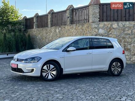 Белый Фольксваген e-Golf, объемом двигателя 0 л и пробегом 98 тыс. км за 11650 $, фото 1 на Automoto.ua