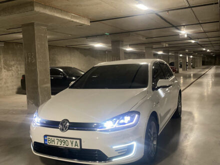 Білий Фольксваген e-Golf, об'ємом двигуна 0 л та пробігом 35 тис. км за 17200 $, фото 1 на Automoto.ua