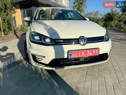 Белый Фольксваген e-Golf, объемом двигателя 0 л и пробегом 141 тыс. км за 12999 $, фото 1 на Automoto.ua