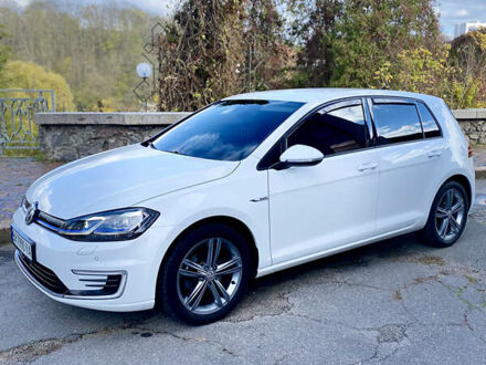Белый Фольксваген e-Golf, объемом двигателя 0 л и пробегом 35 тыс. км за 19000 $, фото 1 на Automoto.ua
