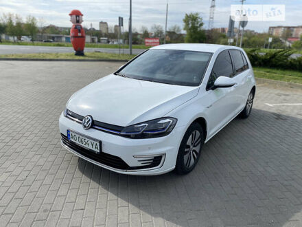 Белый Фольксваген e-Golf, объемом двигателя 0 л и пробегом 77 тыс. км за 19400 $, фото 1 на Automoto.ua