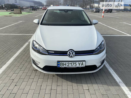 Фольксваген e-Golf 2019 в Одессе на Automoto.ua Белый Фольксваген e-Golf, объемом двигателя 0 л и пробегом 21 тыс. км за 16499 $, фото 1 на Automoto.ua