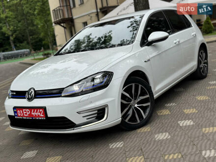 Фольксваген e-Golf 2019 в Трускавце на Automoto.ua Белый Фольксваген e-Golf, объемом двигателя 0 л и пробегом 144 тыс. км за 14350 $, фото 1 на Automoto.ua